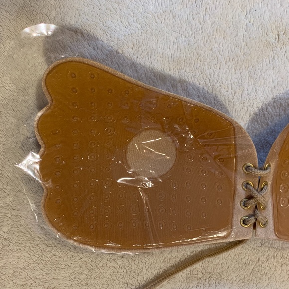 strapless adhesive bra - Picture 2 of 5